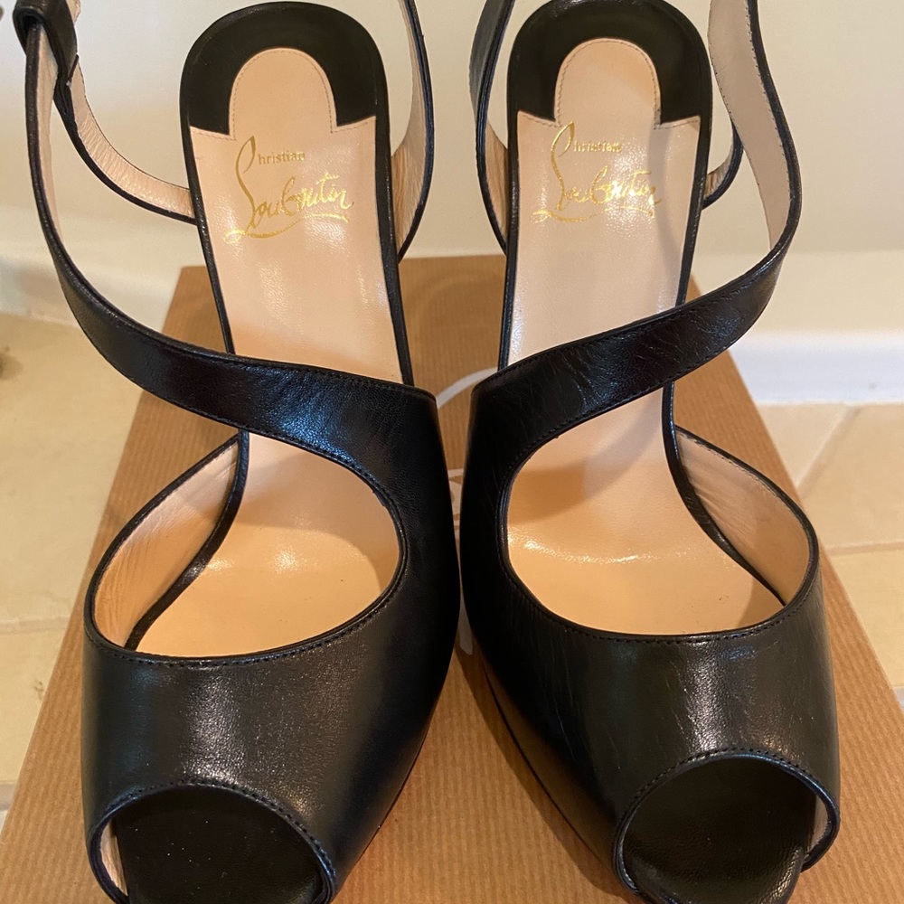 Christian Louboutin Viveka 39